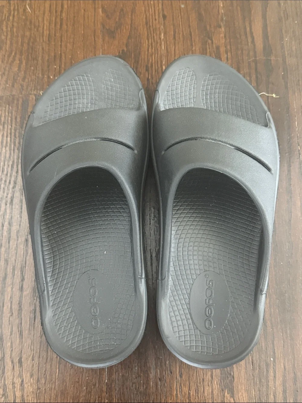 OOFOS Black Women’s Slip-On Recovery Clog